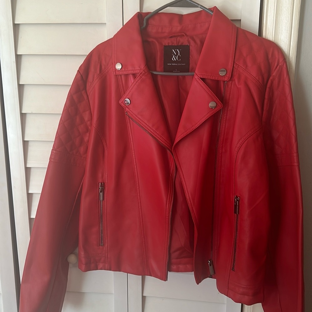 Leather jacket/ brand new without a tag